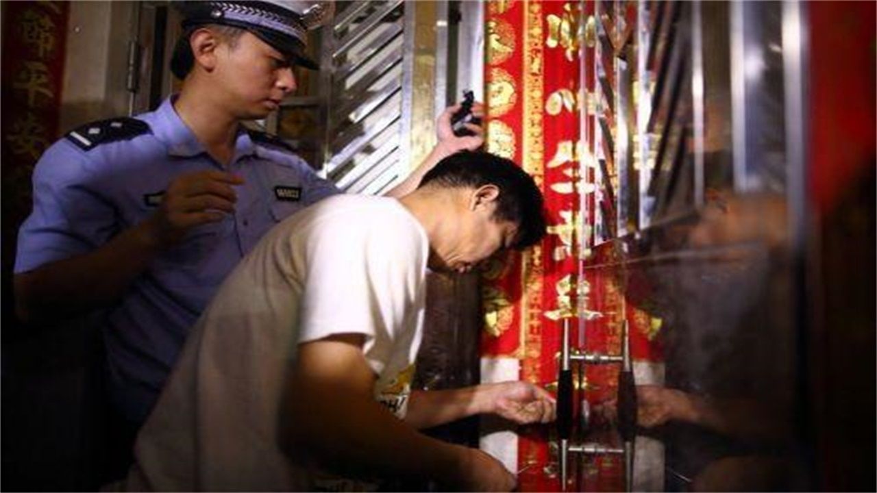 晴隆县请开锁师傅开了锁后，师傅